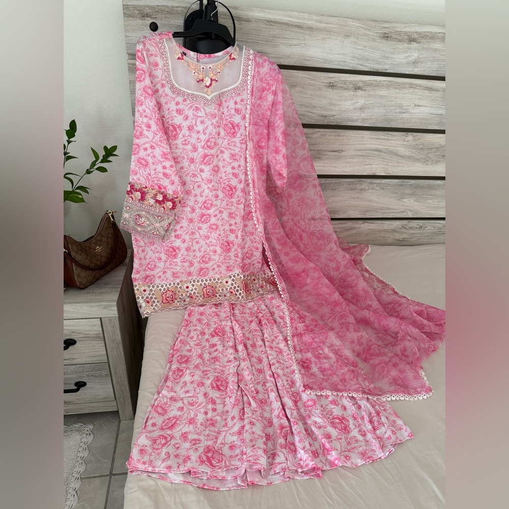 Pink Floral three piece Plaza set medium size brand new